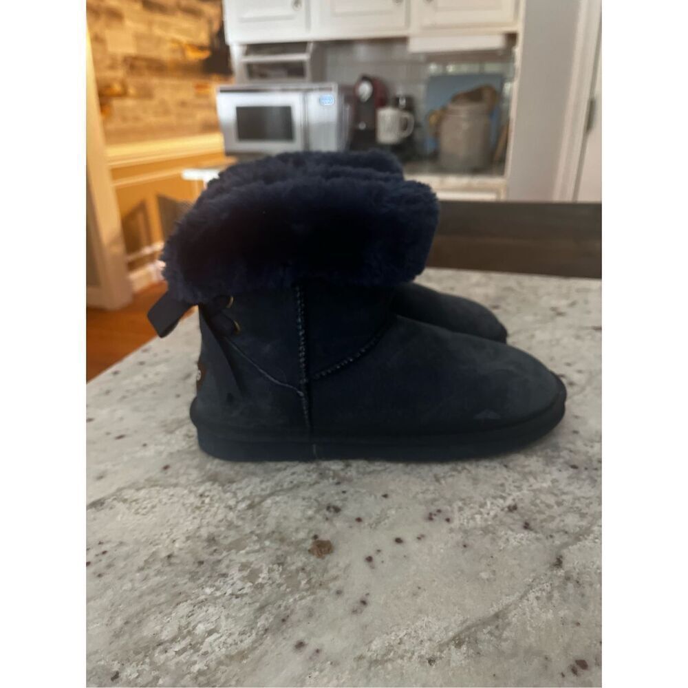 Lamo Navy Adele Shearling Booties sz 7 EUC